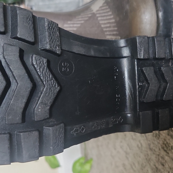 BURBERRY Wellington Rain Boot black and Cream size 39 (9) - Picture 3 of 9